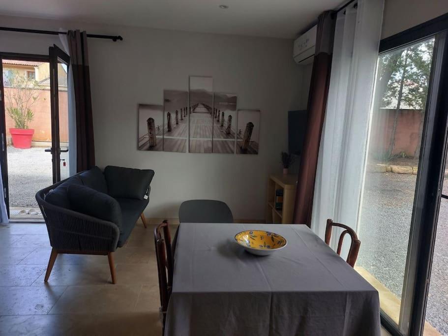 Villa Location Independante Au Coeur Des Alpilles Pour 2 Personnes Avec Jacuzzi Aureille Esterno foto
