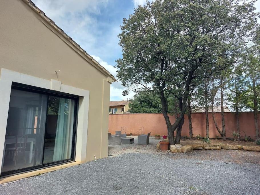 Villa Location Independante Au Coeur Des Alpilles Pour 2 Personnes Avec Jacuzzi Aureille Esterno foto